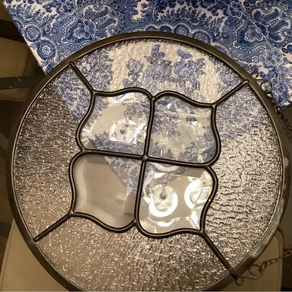 Vintage Clear Stain Glass Round with hanging chain - Picture 7 of 10